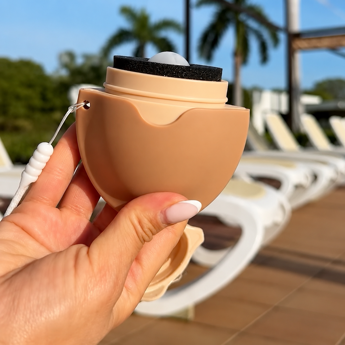 Refillable Sunscreen Applicator with Soft Roller