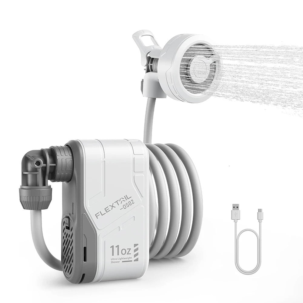 Portabel uppladdningsbar campingdusch med pump, slang och USB-C-kabel